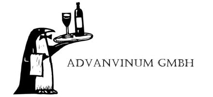 Schwarz-weisses Logo der AdvanVinum GmbH mit einem Pinguin, der ein Tablett mit Weinflasche und Weinglas trägt.